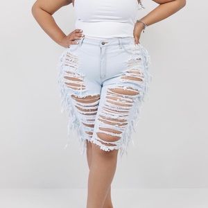 Plus Size Bermuda Distressed Shorts
